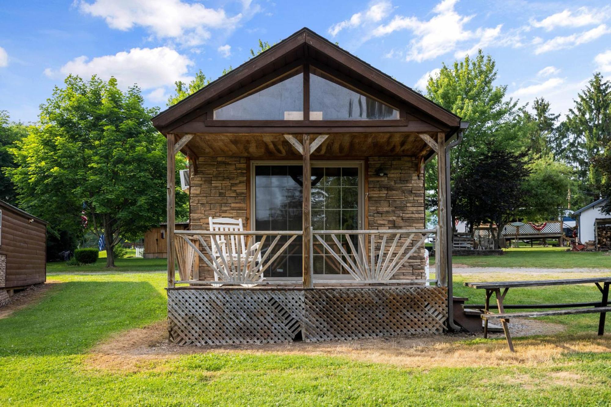 Deluxe Cabin6 Within