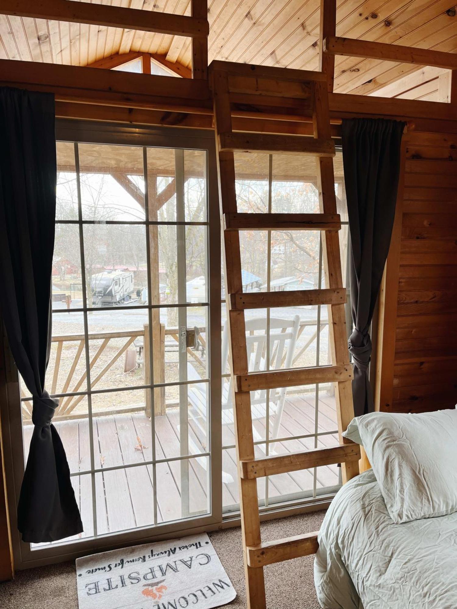Deluxe Cabin6 Within Mifflinburg